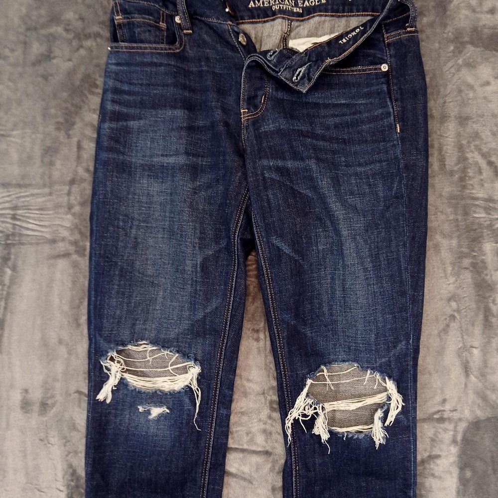 American Eagle Tomgirl Jeans Womens 4 Blue Distressed Ripped Knee Denim Pants - Picture 7 of 11